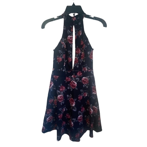 Charlotte Russe sleeveless dress - Picture 2 of 7